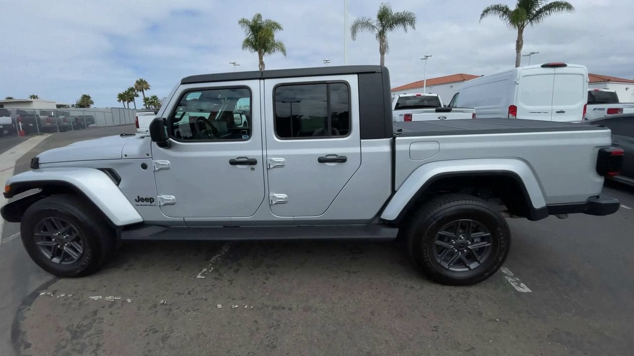 2024 Jeep Gladiator Sport S