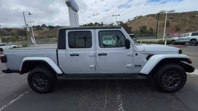 2024 Jeep Gladiator Sport S