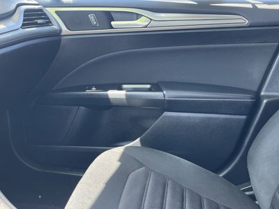 2017 Ford Fusion Hybrid SE